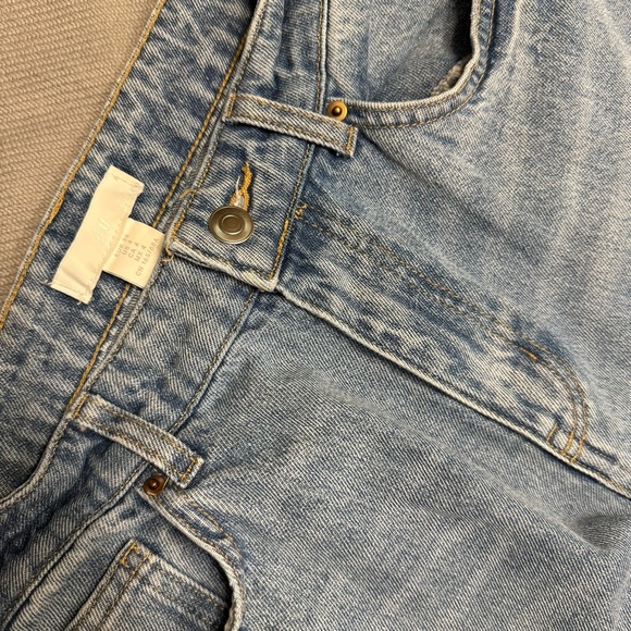 H&M distressed High Rise Light Blue Women’s Flare-Leg Jeans with Side Slit sz4 - Picture 3 of 9